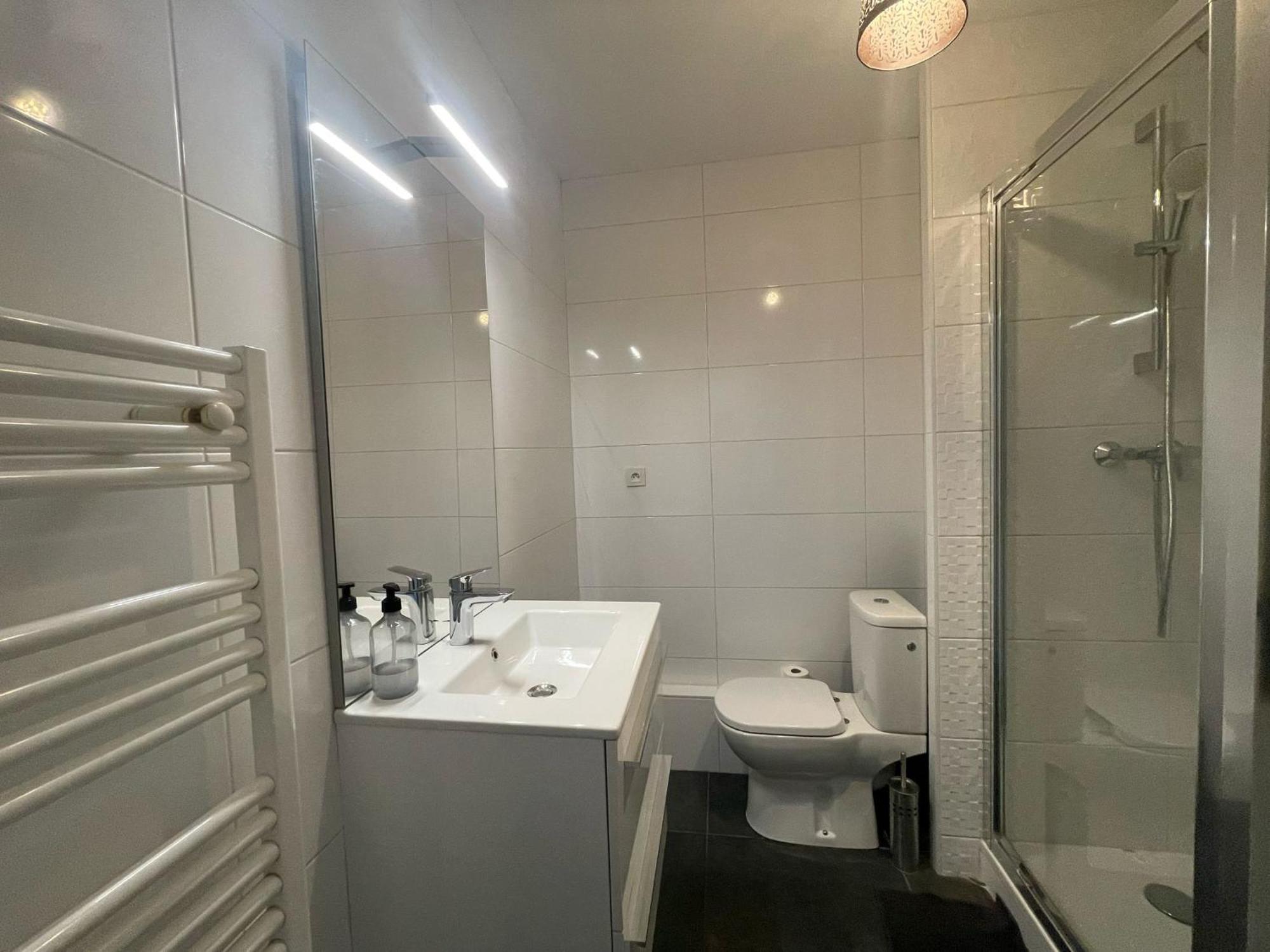 City & Cosy, Lyon Charcot- Wifi - Lave Linge - Balcon - Parking Exteriör bild