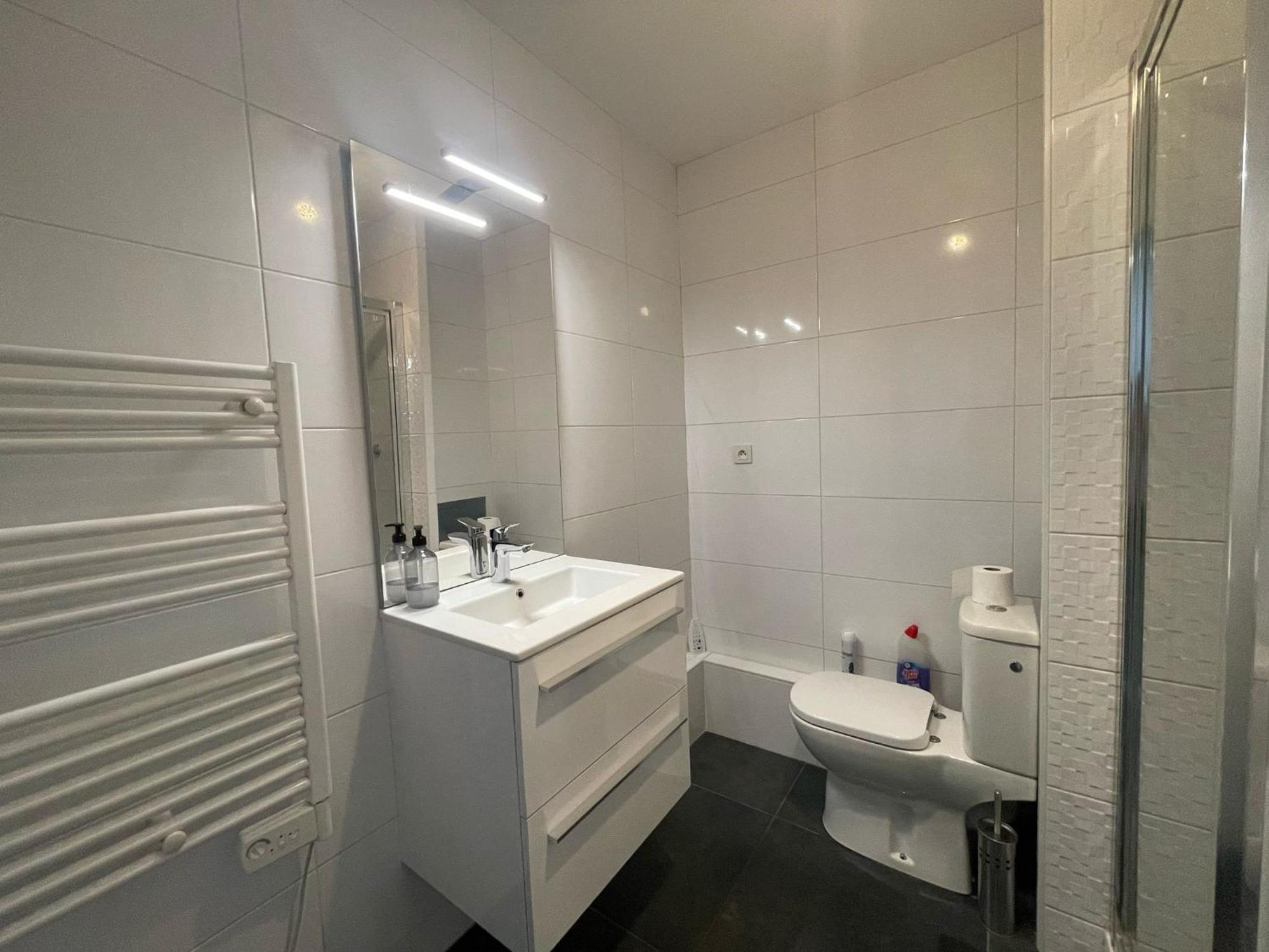 City & Cosy, Lyon Charcot- Wifi - Lave Linge - Balcon - Parking Exteriör bild